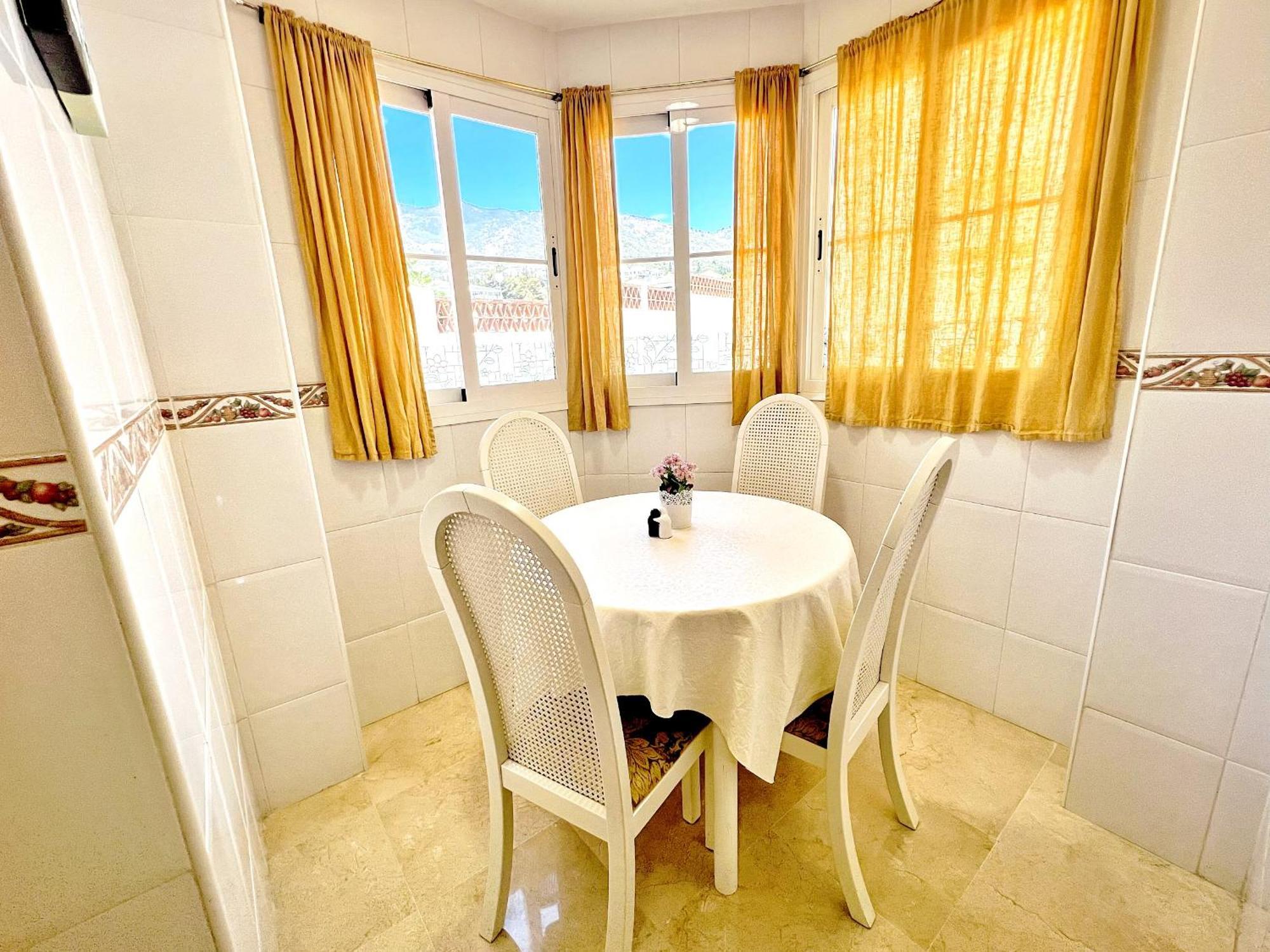 Beautiful Apartment With Pools, Playground And Paddle Tennis - Family Friendly And Near Vithas Hospital - Free Parking In Garage Benalmádena Kültér fotó