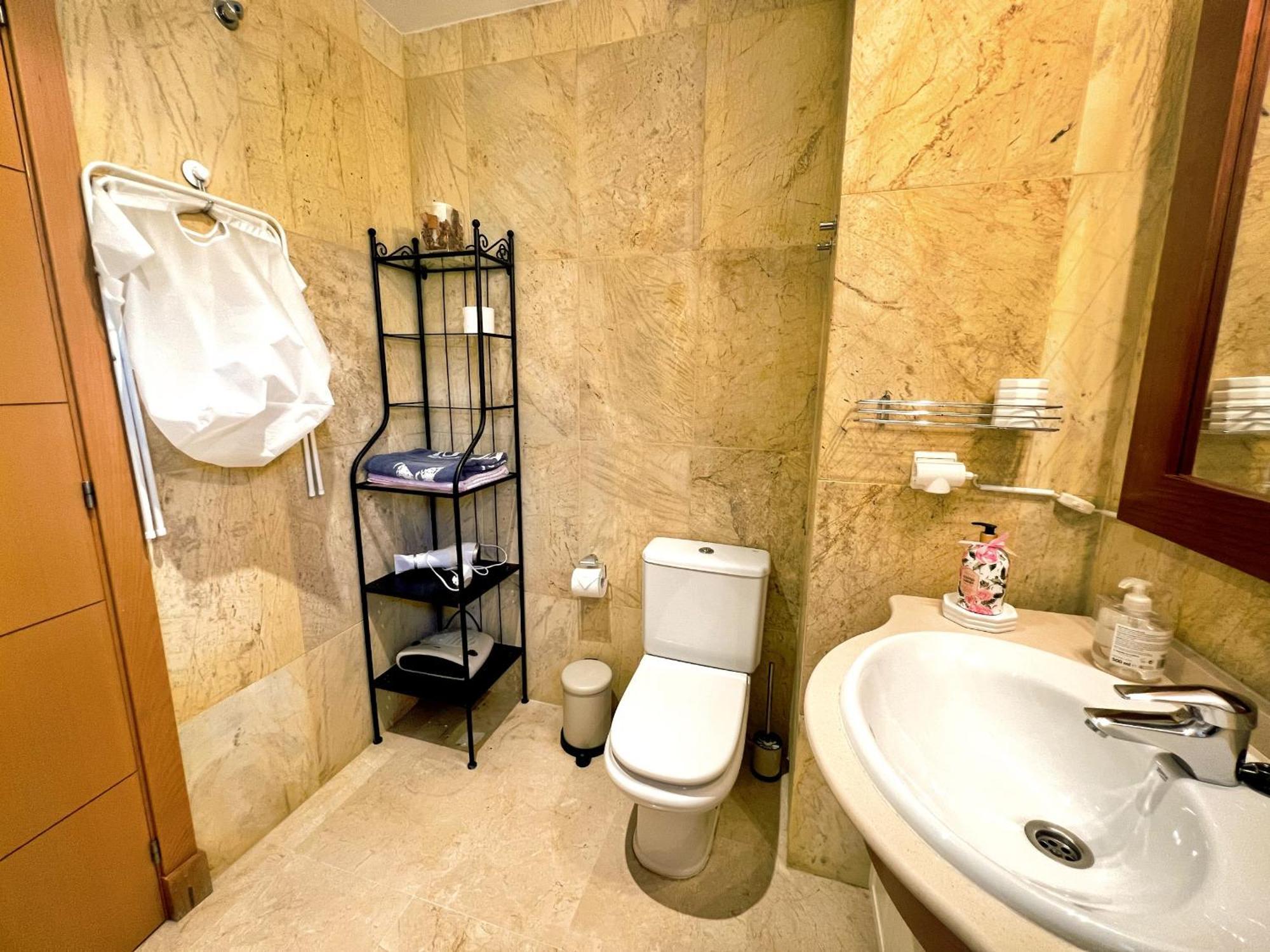 Beautiful Apartment With Pools, Playground And Paddle Tennis - Family Friendly And Near Vithas Hospital - Free Parking In Garage Benalmádena Kültér fotó