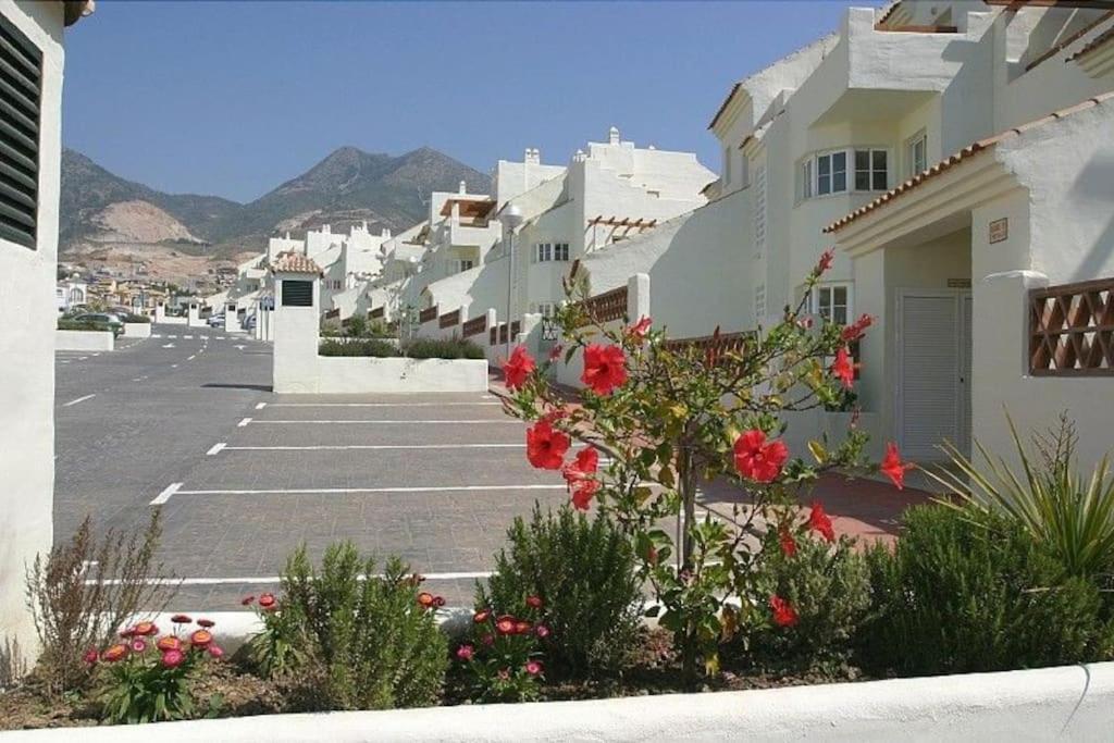 Beautiful Apartment With Pools, Playground And Paddle Tennis - Family Friendly And Near Vithas Hospital - Free Parking In Garage Benalmádena Kültér fotó